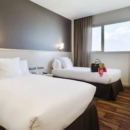 Hotel Azz Valencia Tactica 4*