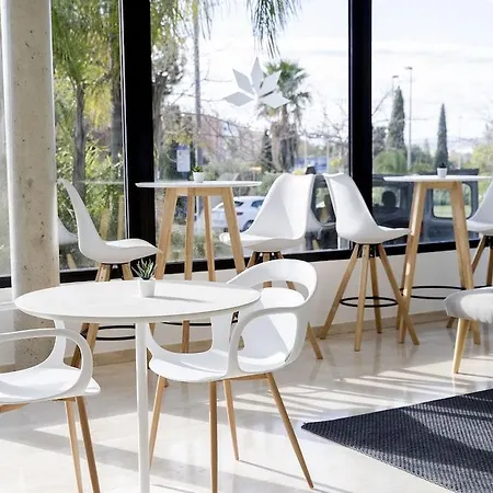 Azz Valencia Tactica فندق