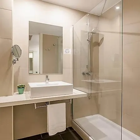 Azz Valencia Tactica Hotel