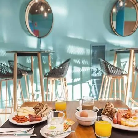 Hotel Azz Valencia Tactica Paterna