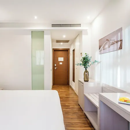 Azz Valencia Tactica 4* Paterna