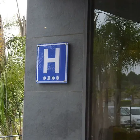 Hotel Azz Valencia Tactica 4*