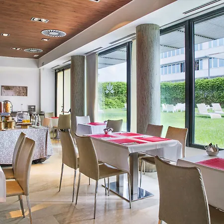 Azz Valencia Tactica Hotel